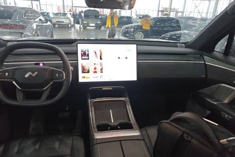 Used ONVO Luxeed L90 2025 Model—Max Six-Seater Version
