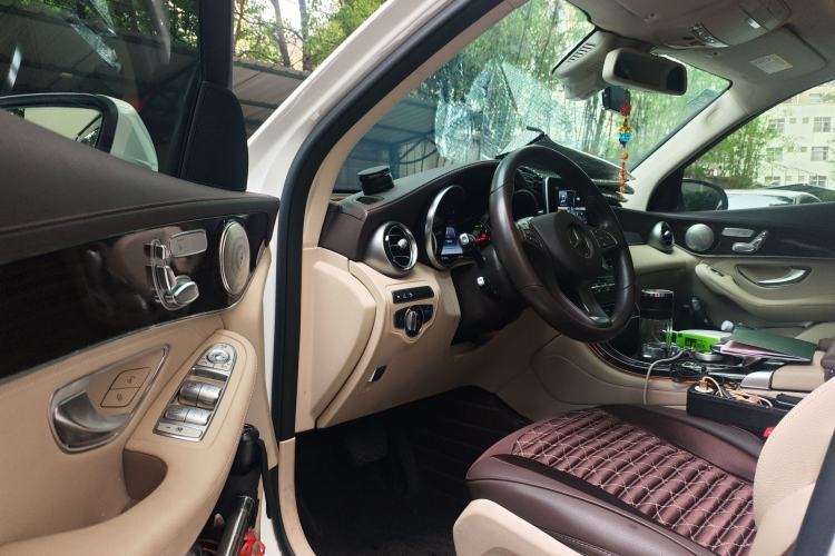 Used Mercedes-Benz GLC 2017 GLC 260 4MATIC Luxury Model
