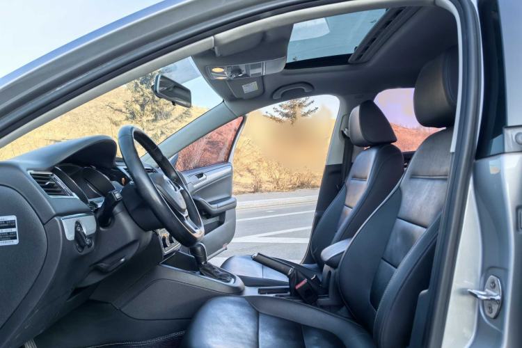 Used Volkswagen Sagitar 2015 230TSI Automatic Comfort Version