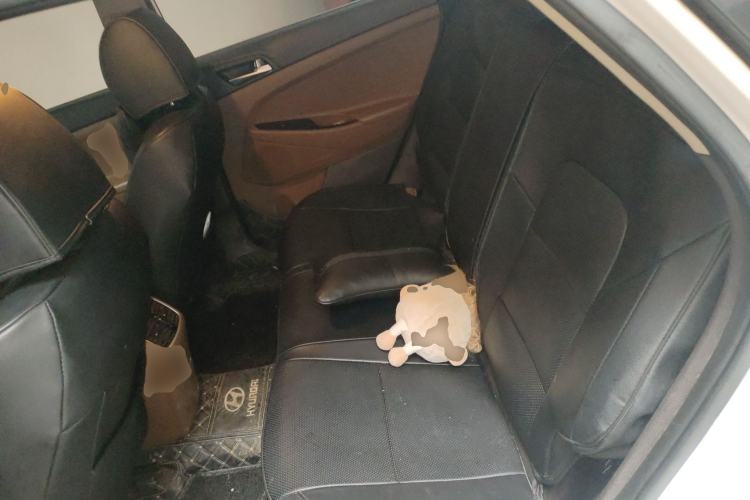 Used Hyundai Tucson 2015 1.6T Dual-Clutch Two-Wheel-Drive Smart Model Left Rear Seat