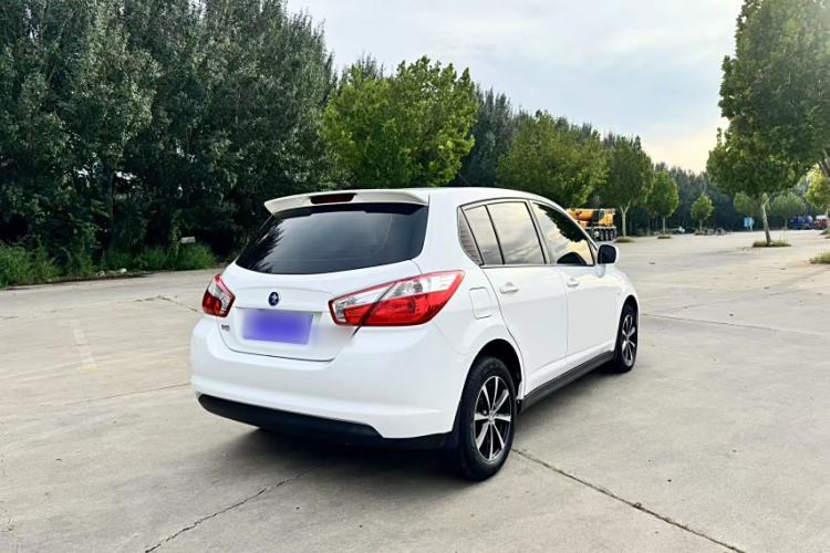 Used Venucia R50 2016 1.6L Automatic Elite Edition
