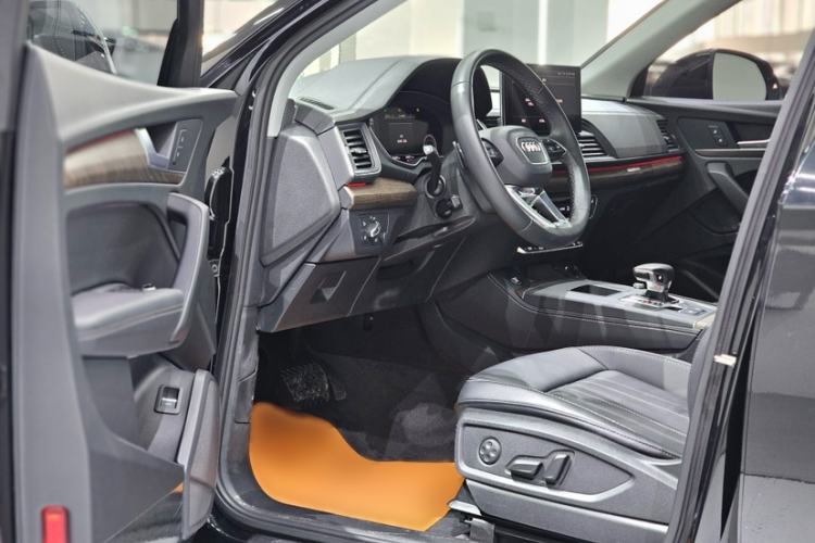 Used Audi Q5L 2022 40T Luxury Elegant Model
