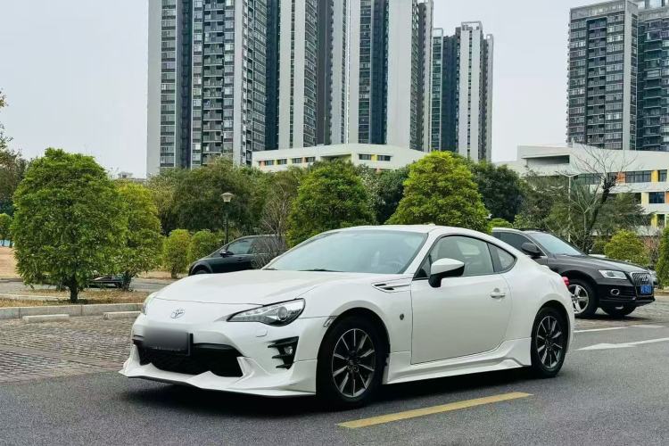 Used Toyota 86 2017 2.0L Manual Luxury Version