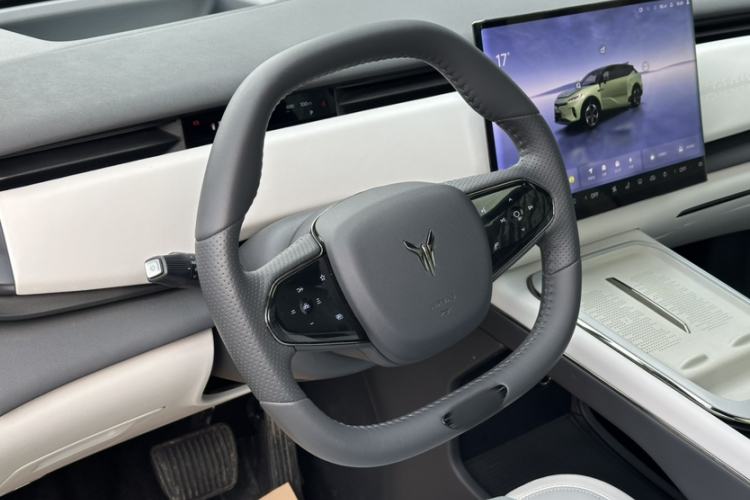 Used VOYAH COURAGE 2024 Ultra-Long Range Smart Enjoyment Version Steering Wheel