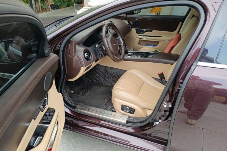 Used Jaguar XJ 2016 XJL 2.0T Two-Wheel-Drive Elegant Business Edition
