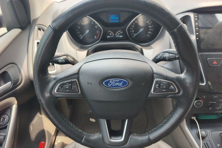 Used Ford Focus 2015 Hatchback 1.6L Automatic Fashion Edition Steering Wheel