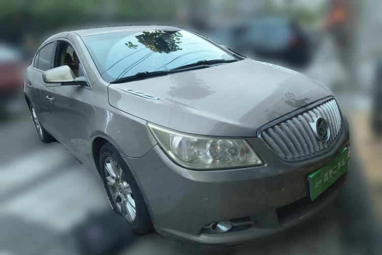 Used Buick LaCrosse 2011 2.4L SIDI Elegant Edition Front Right 45 Deg