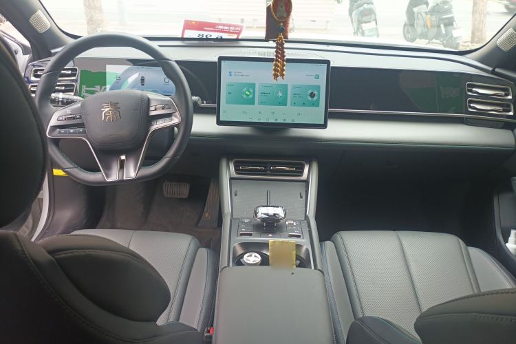 Used BYD Qin L 2024 DM-i 80KM Beyond Model Center Console