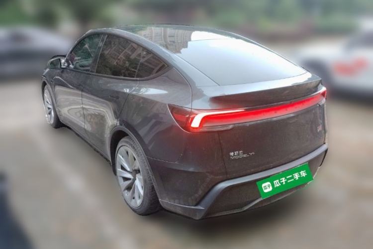 Used Tesla Model Y 2025 Long-Range All-Wheel-Drive Version