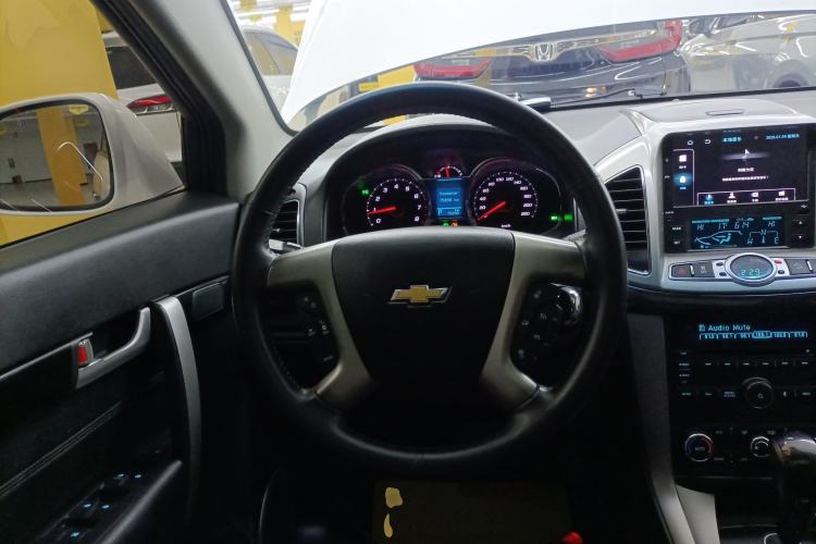 Used Chevrolet Captiva 2017 2.4L 4x4 Flagship Edition 7-Seater