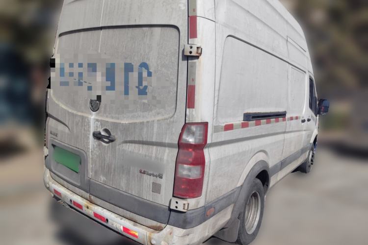 Used Foton Toano 2022 2.8T Manual Jixiang Van Long Wheelbase Ultra-High Roof Rear Dual Tires 3-Seater F2.8NS6B177L
