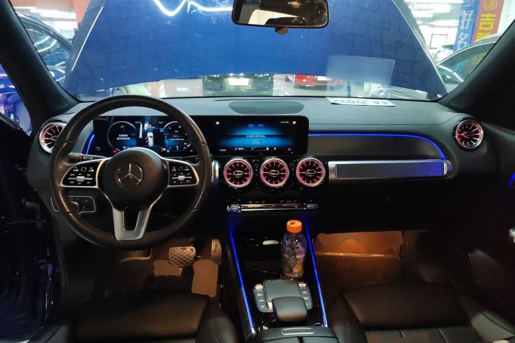 Used Mercedes-Benz GLB 2021 GLB 200 Fashion Model Center Console