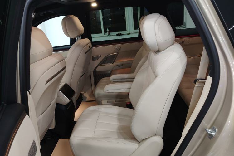 Used ONVO Luxeed L90 2025 Model—Max Six-Seater Version
