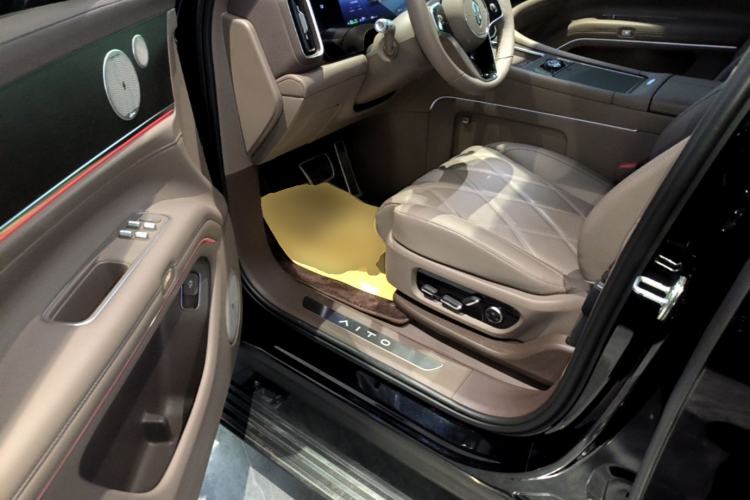 Used Hima AITO M9 2025 Extended-Range Ultra Version 52 kWh 5-Seater Edition Driver Seat