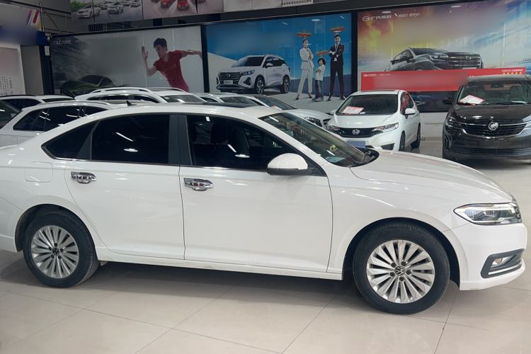 Used Volkswagen Lavida 2021 1.5L Manual Comfort Edition
