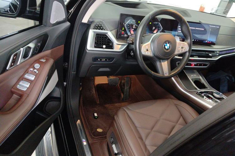 Used BMW X5 2023 xDrive 30Li Luxury M Sport Night Edition Package
