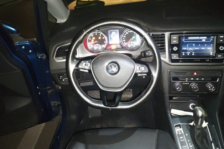 Used Volkswagen Golf Sportsvan 2016 230TSI Automatic Trend Edition Steering Wheel