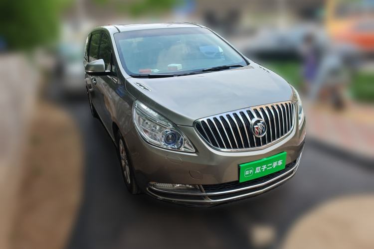 Used Buick GL8 2011 2.4L LT Luxury Business Executive Edition Front Right 45 Deg