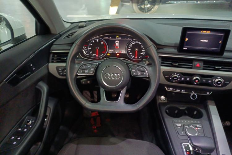 Used Audi A4L 2018 30th Anniversary Edition 40 TFSI Trendy Model
