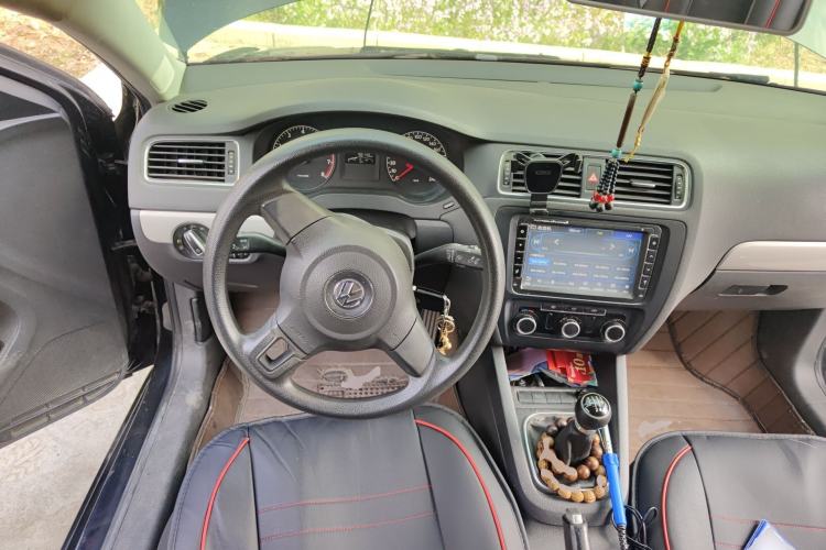 Used Volkswagen Sagitar 2012 1.6L Manual Comfort Model
