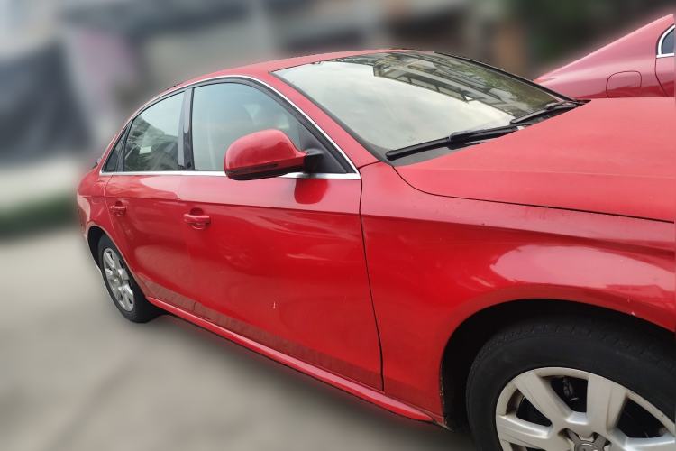 Used Audi A4L 2012 2.0 TFSI automatic Comfort trim level Front Right 45 Deg