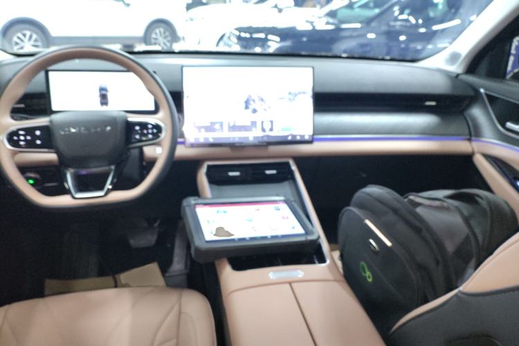 Used Chery Tiggo 8 L 2025 Model 2.0T Two-Wheel Drive Changhong Edition—5 Seaters