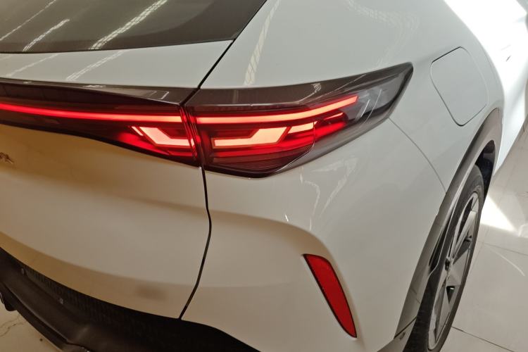 Used Volkswagen ID.UNYX 2024 Revised Pro Long-Range Version Right Rear Taillight