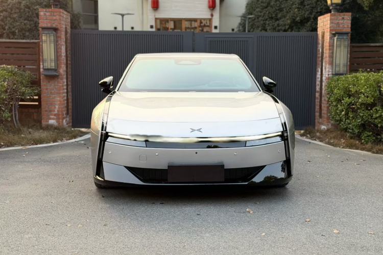 Used XPeng P7 2025 Model—750 All-Wheel-Drive High-Performance Ultra