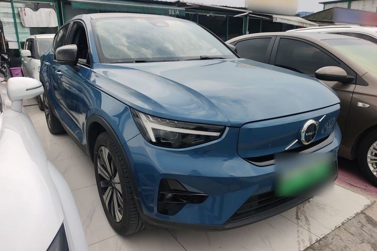 Used Volvo C40 2022 Long-Range PRO Version Front Right 45 Deg