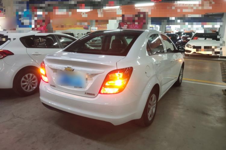 Used Chevrolet Aveo Sonic 2014 Sedan 1.4SL AT Stylish Sunroof Edition