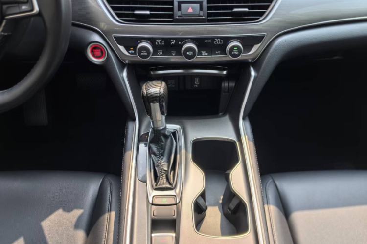 Used Honda Accord 2018 260TURBO Elite Edition China VI Interior 5