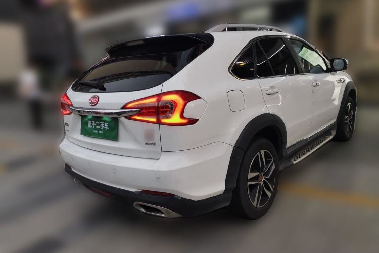 Used BYD Tang New Energy 2015 2.0T Four-Wheel-Drive Flagship Model
