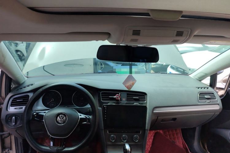 Used Volkswagen Golf 2016 230TSI Automatic Comfort Version
