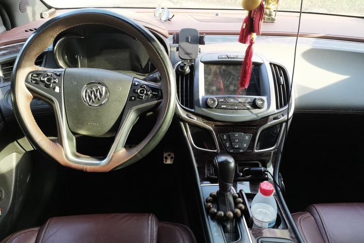 Used Buick LaCrosse 2014 2.0T SIDI Smart Luxury Flagship Edition Center Console