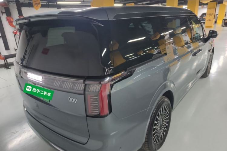 Used Zeekr 009 2024 7-Seater Aisle Version 108 kWh Rear Right 45 Deg