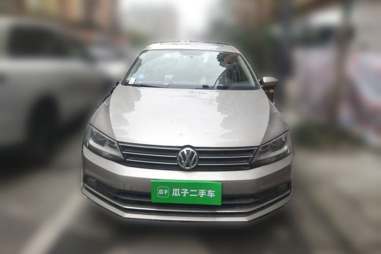 Used Volkswagen Sagitar 2015 1.6L Manual Comfort Model