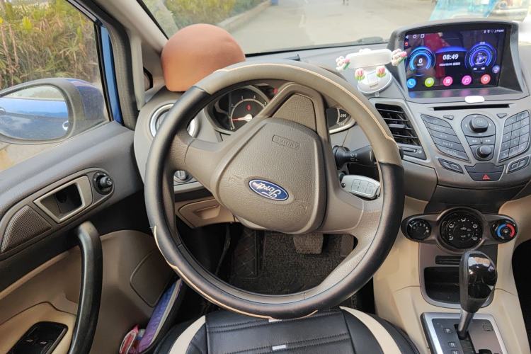 Used Ford Fiesta 2011 Hatchback 1.5L Automatic Fashion Edition
