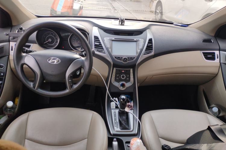 Used Hyundai Elantra (5th Generation / Langdong) 2015 1.6L Automatic Fashion Model