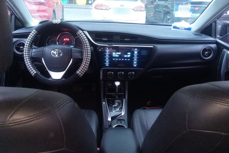 Used Toyota Corolla 2017 Revised Version 1.2T S-CVT GL Center Console