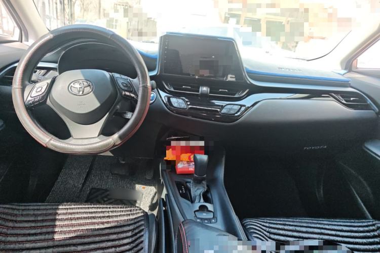 Used Toyota IZOA 2021 Dual-Motor 2.0L Yi Xing Edition Center Console