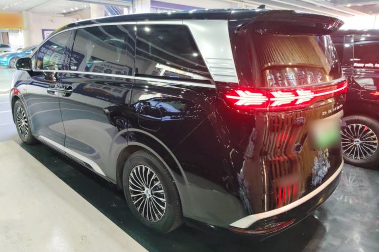 Used Denza D9 2024 DM-i 980 Four-Wheel Drive Prestige Model
