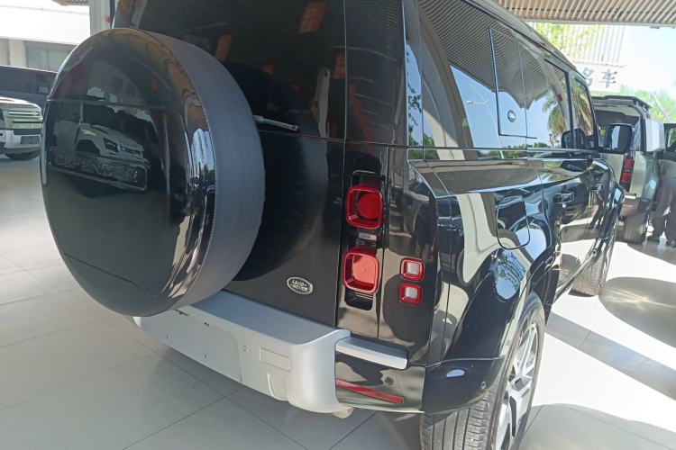 Used Land Rover Defender 2024 110 3.0T P400 X-DYNAMIC HSE Rear Right 45 Deg