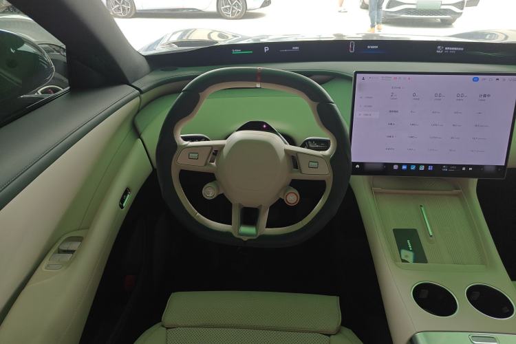 Used Xiaomi Auto YU7 2025 Ultra-Long Range Rear-Wheel Drive Version Steering Wheel