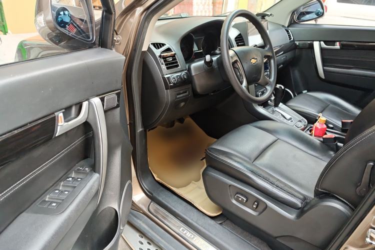 Used Chevrolet Captiva 2017 2.4L Two-Wheel Drive Urban Version 7 Seats Driver Seat