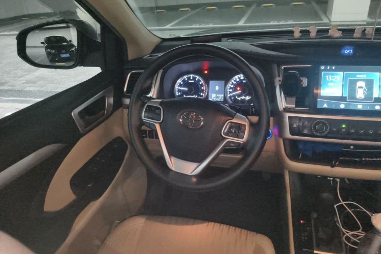 Used Toyota Highlander 2018 2.0T Four-Wheel Drive Elite Edition 7 Seats China VI Standard
