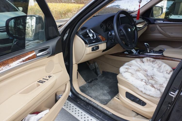 Used BMW X5 2011 xDrive35i Luxury Model
