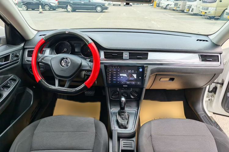 Used Volkswagen Bora 2017 1.6L Automatic Fashion Model