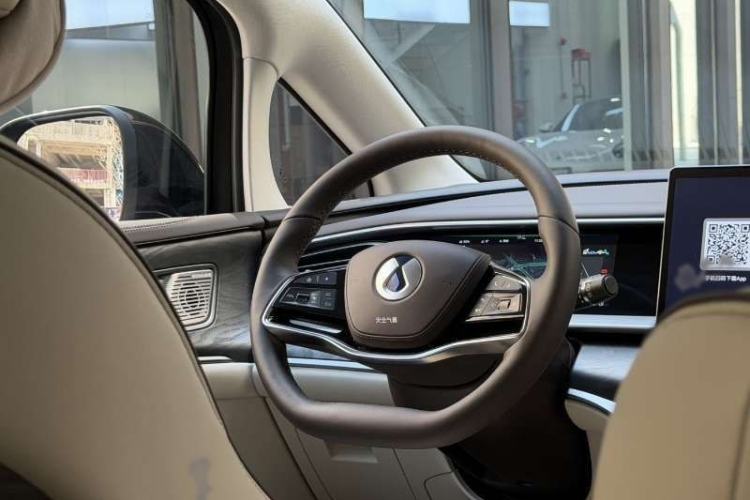 Used Denza D9 2024 DM-i 1050 Luxury Model