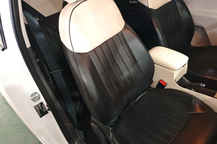 Used CHANGAN NEVO Lumin 2022 155 km – Refreshingly Sweet Edition Right Front Seat