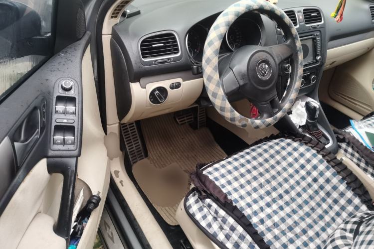 Used Volkswagen Golf 2011 1.6L Automatic Fashion Edition
